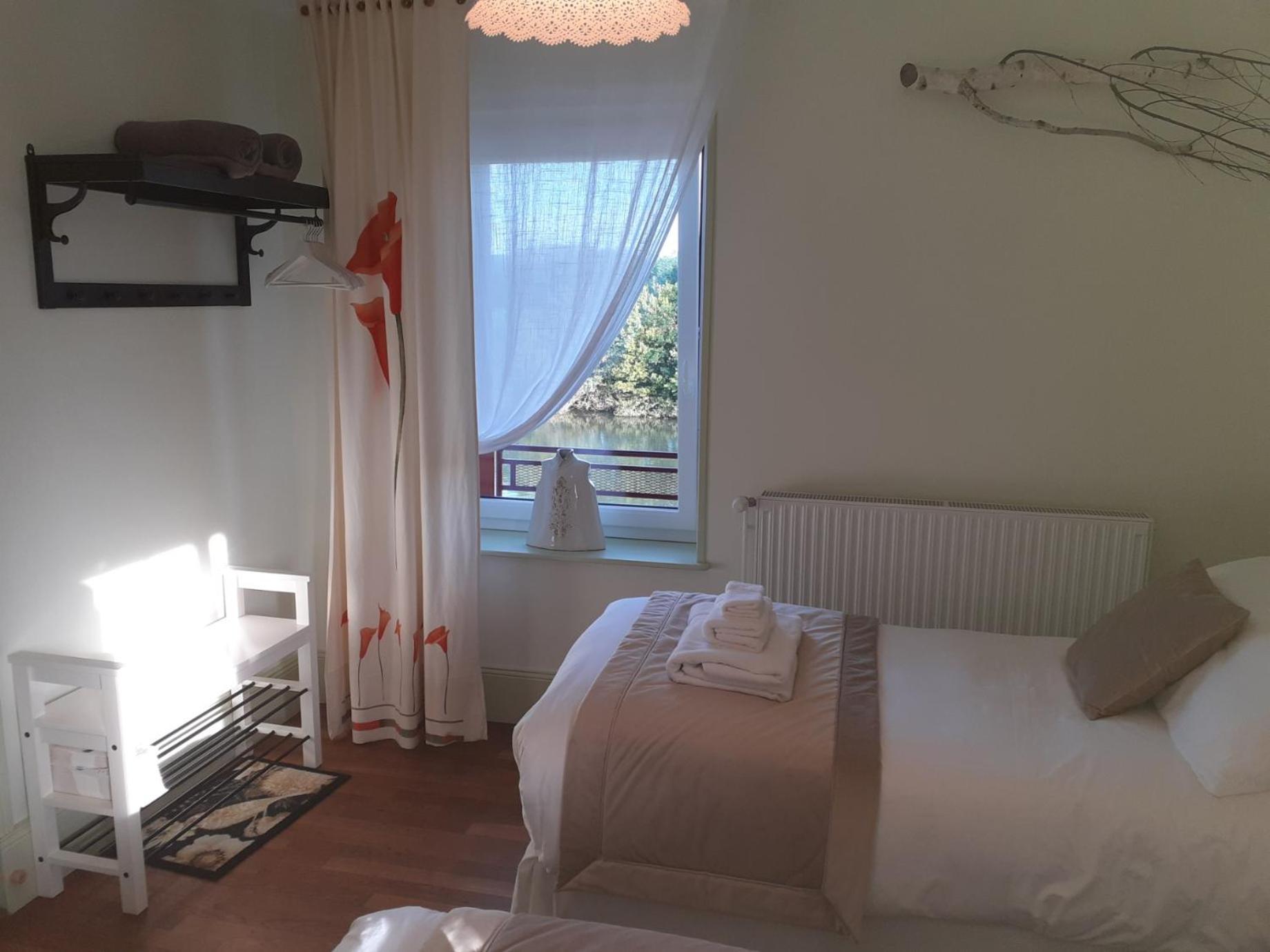 Chambres D'Hotes Cascarot Lechatelet Exterior photo
